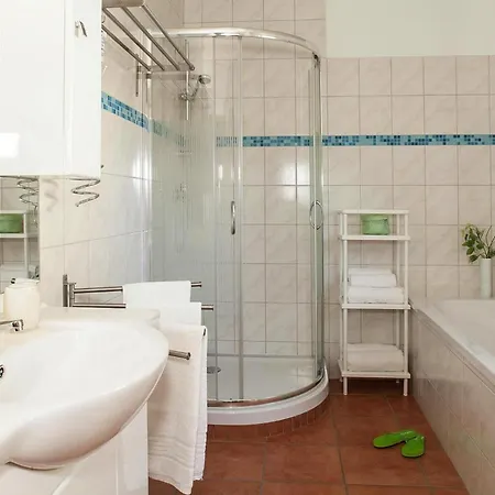 Hébergement de vacances Doppelhaushaelfte In Bansin, Cleaning Included